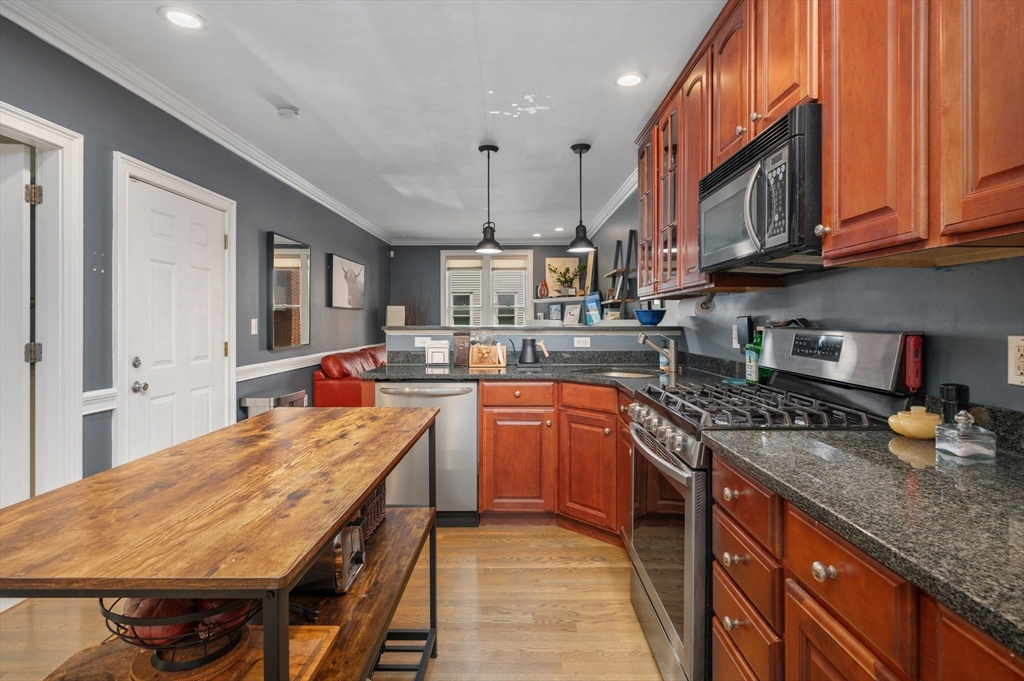 55 Woodward St 1