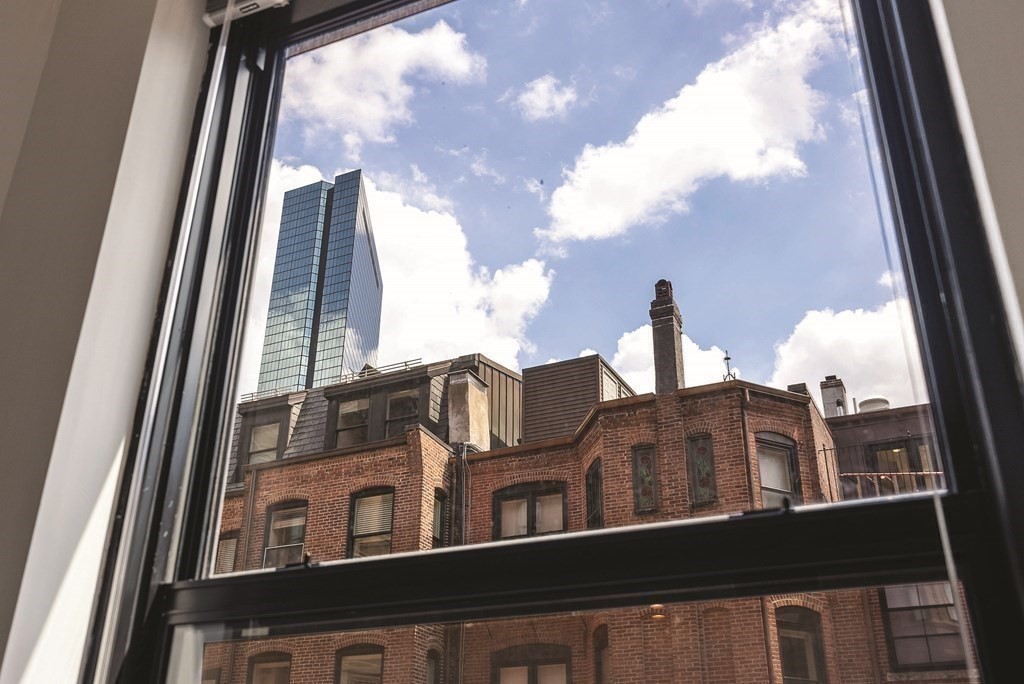 160 Commonwealth 210