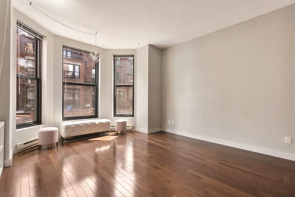 160 Commonwealth 210