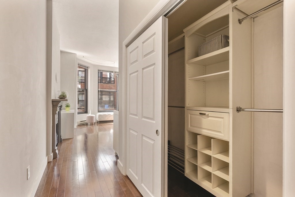 160 Commonwealth 210