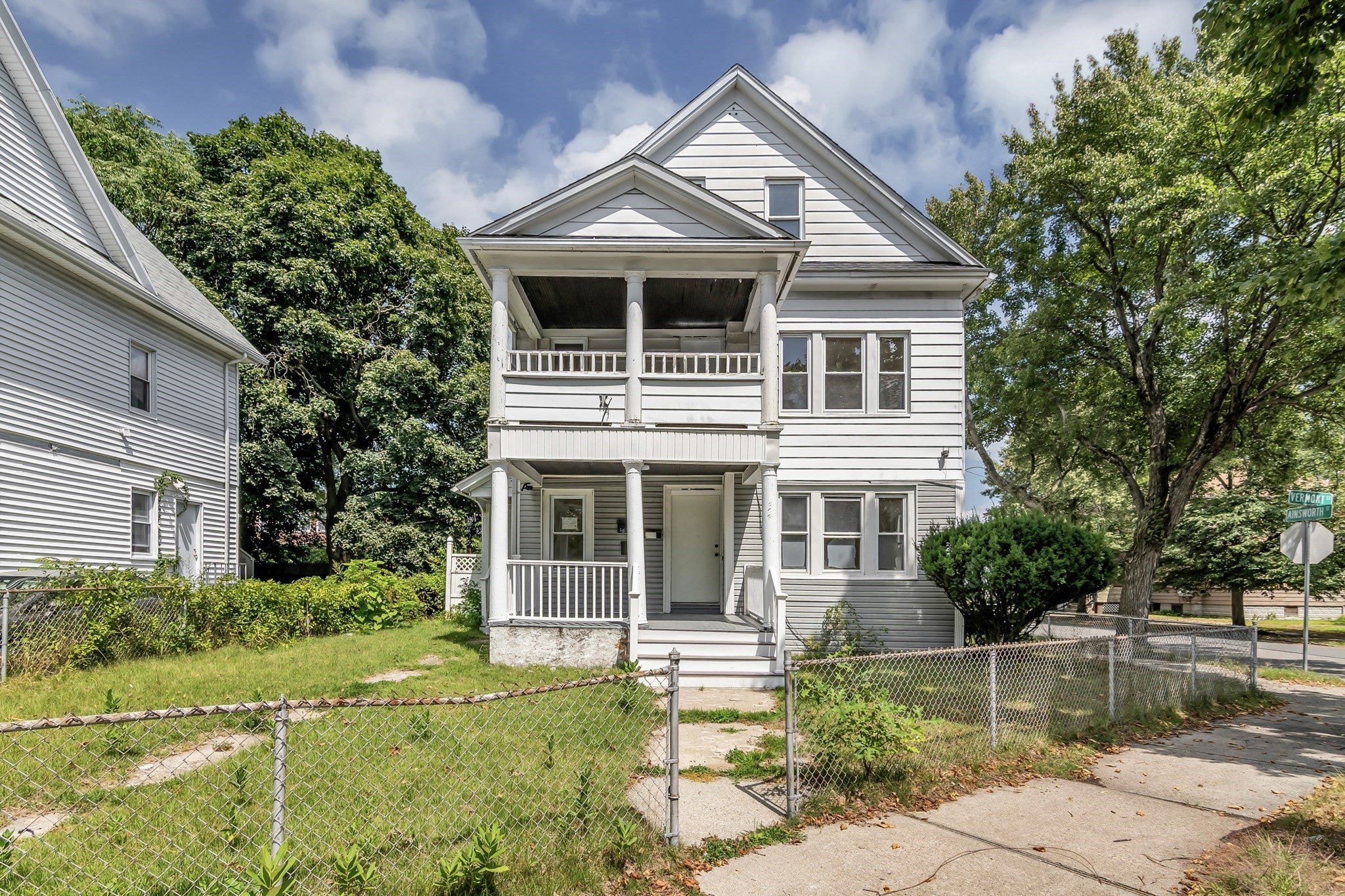 32-34 Vermont St