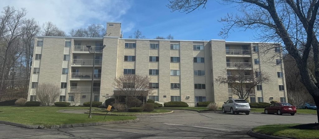 Photo of 300 Park Terrace Dr #322, Stoneham, MA 02180 (MLS # 73503224)