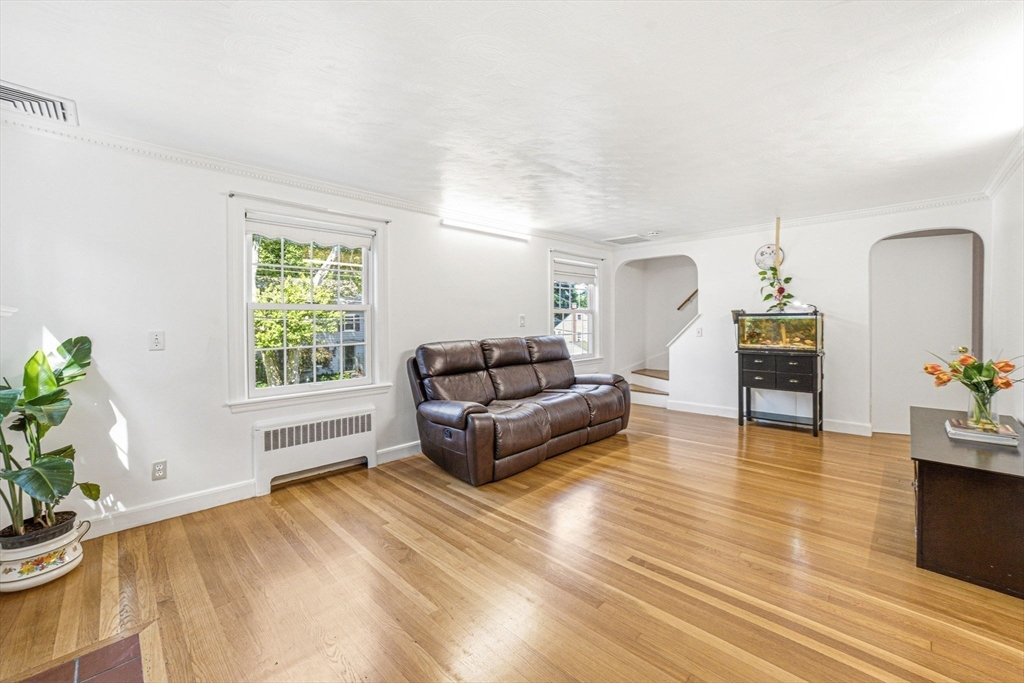 17 Echo St