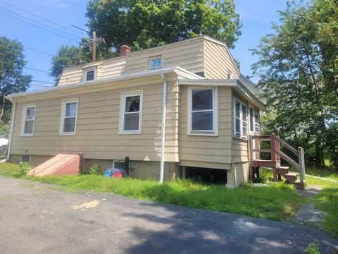 29 Jasper St Saugus MA 01906