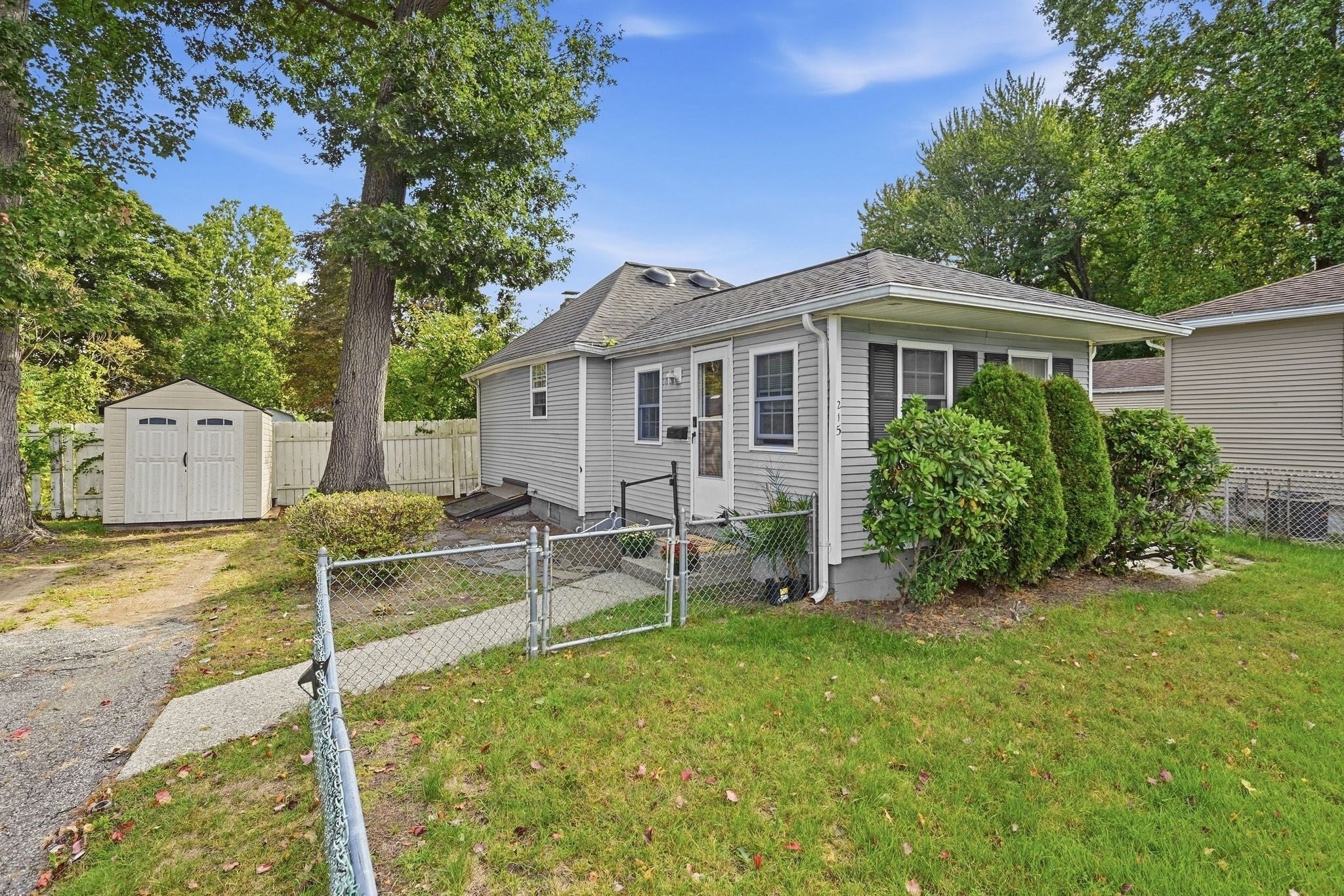 215 Eddy St