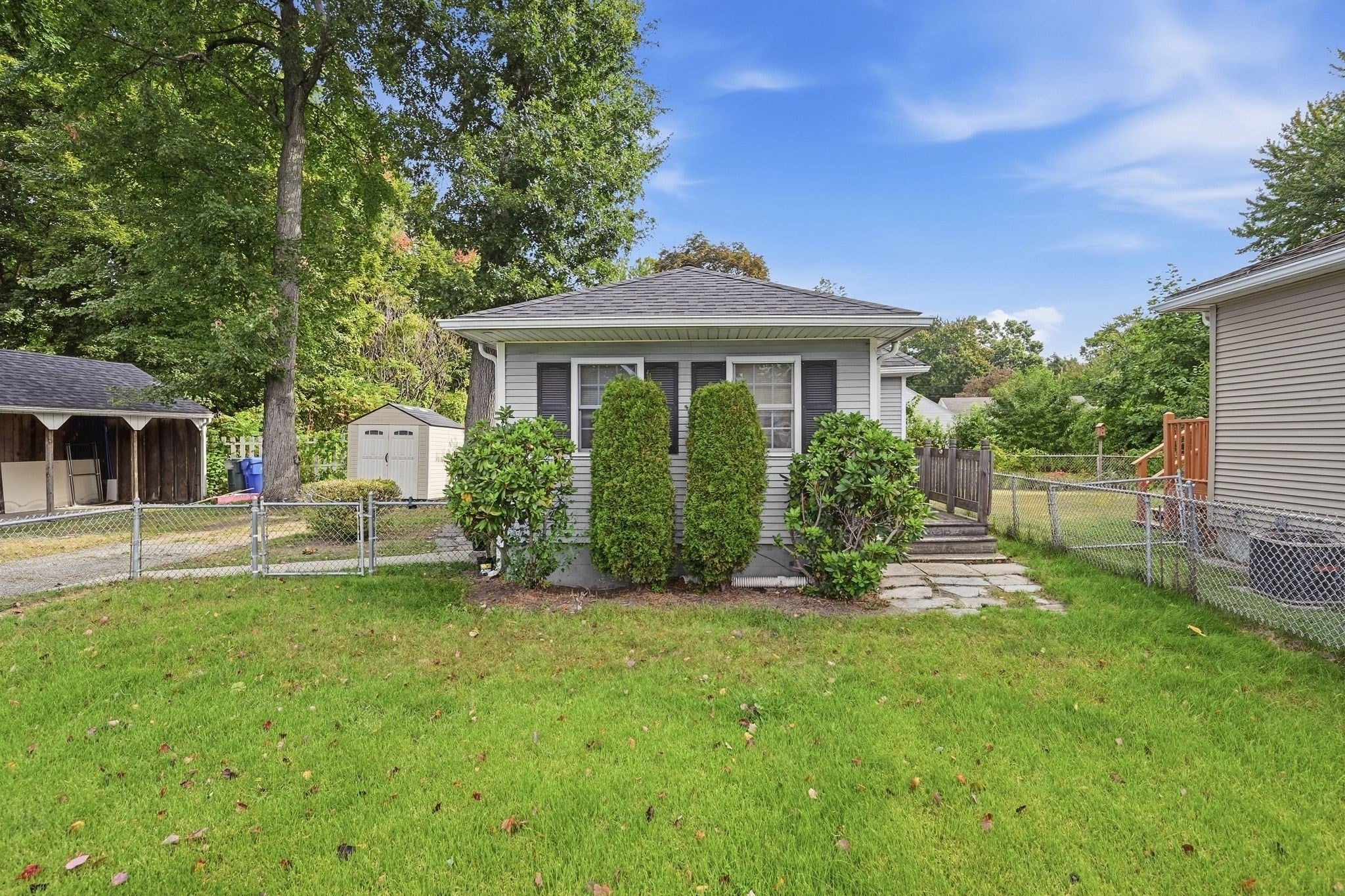 Photo of 215 Eddy St, Springfield, MA