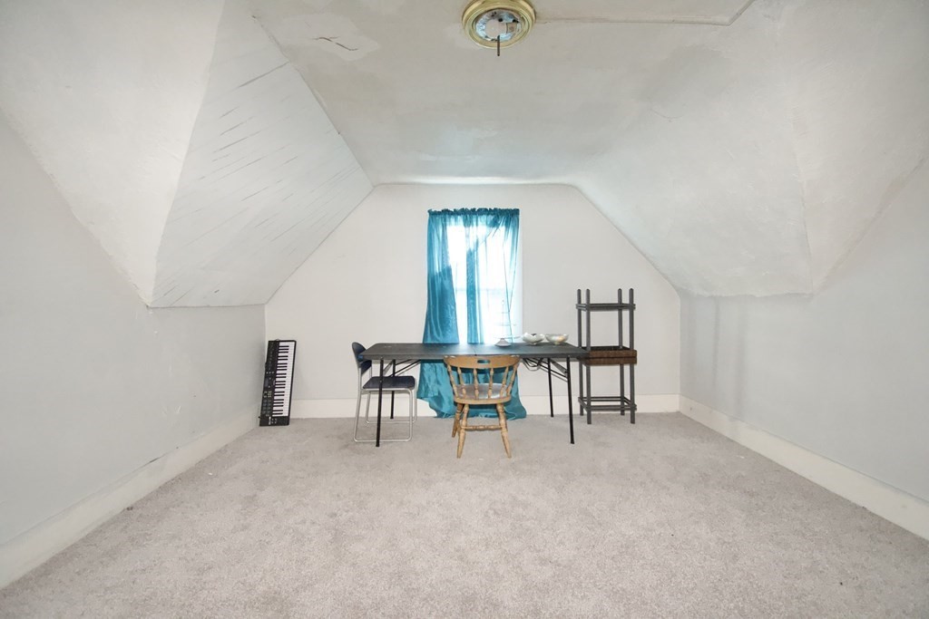 Springfield, Massachusetts 01105, United States, 9 Bedrooms Bedrooms, ,3 BathroomsBathrooms,Residential,Active,223773