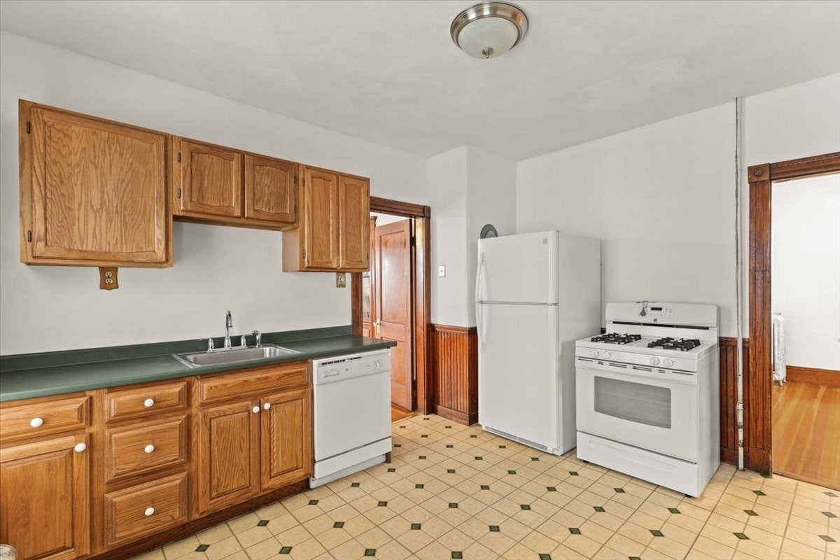 15 Whitten St, Boston, MA, 15 Whitten St, Boston, MA Photo #29