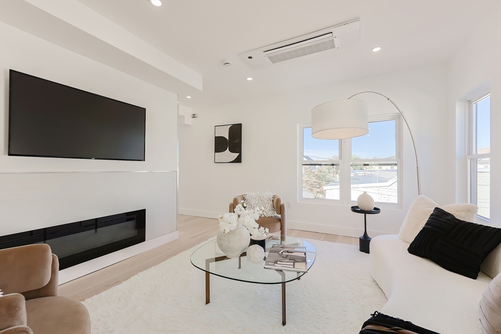 9 Trout Ave