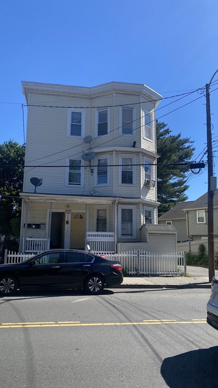 Photo 1 of 11 — 409 Chestnut St 3, Lynn, MA 01902