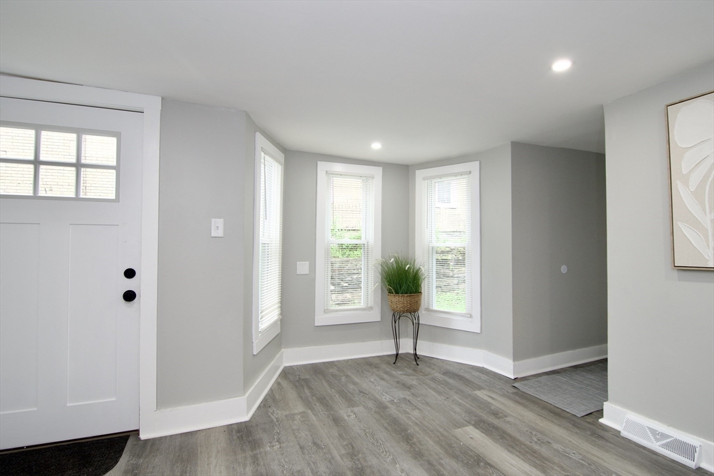 25 Spring St