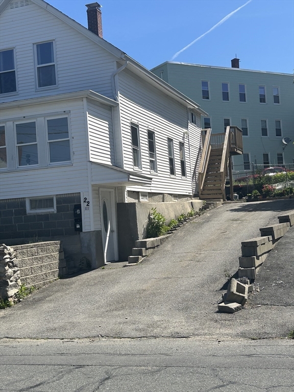 22 Barker St