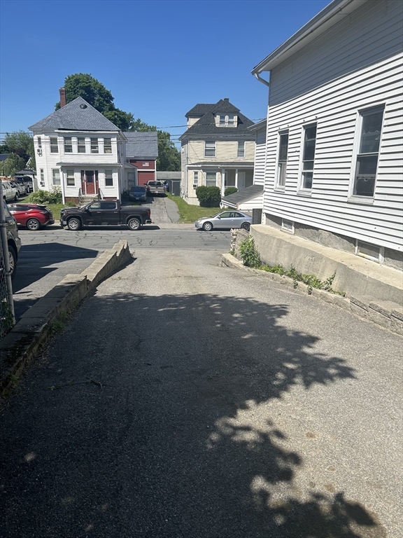 22 Barker St