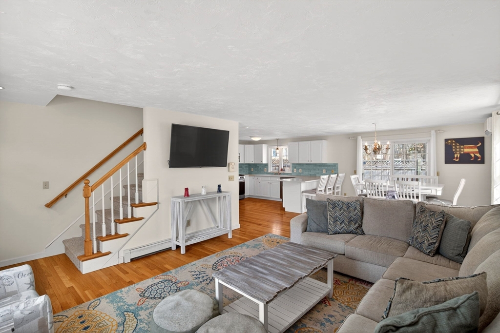 35 Pine Tree Rd