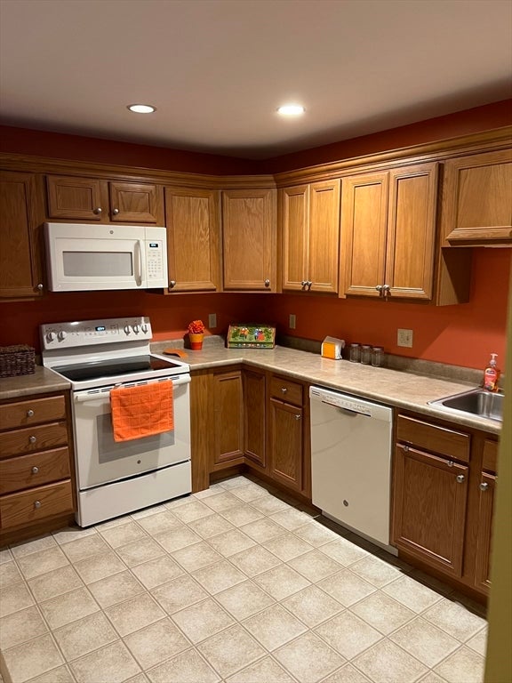 7 Crescent Way 312