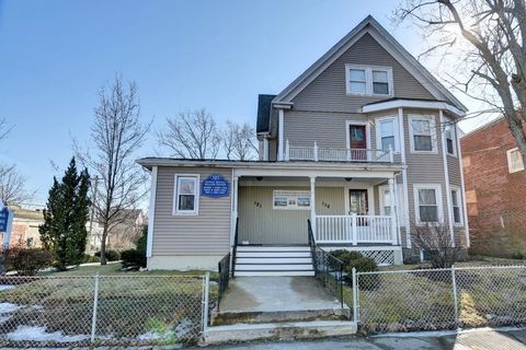 119-121 Billings Rd Quincy MA 02171