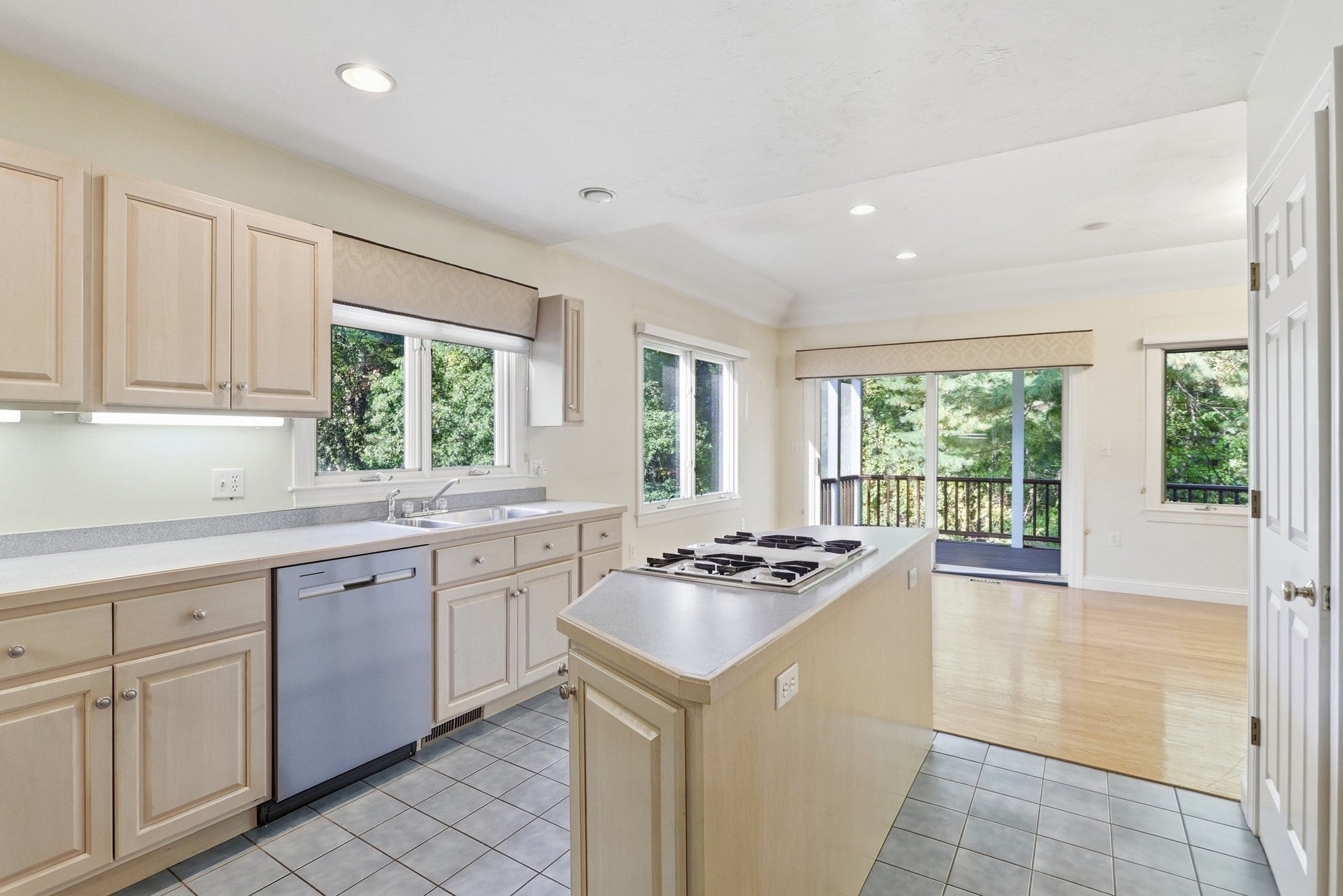 14 Windingwood Ln #14, Acton, MA, 14 Windingwood Ln #14, Acton, MA Photo #9