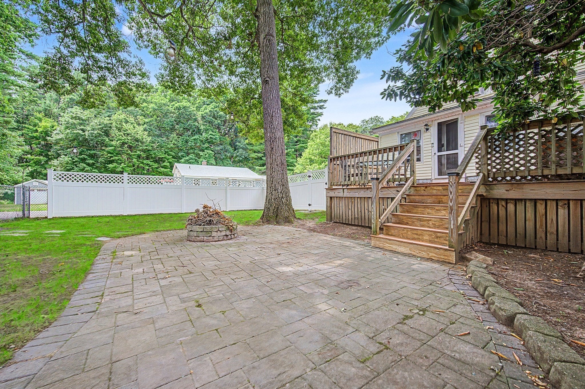 26 W Leonard St