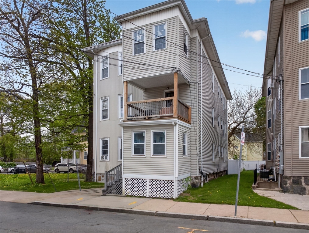 32 Callender St