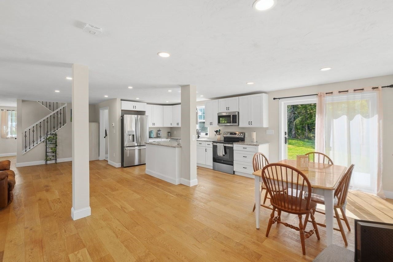 28 Ash St, Webster, MA Photo #14
