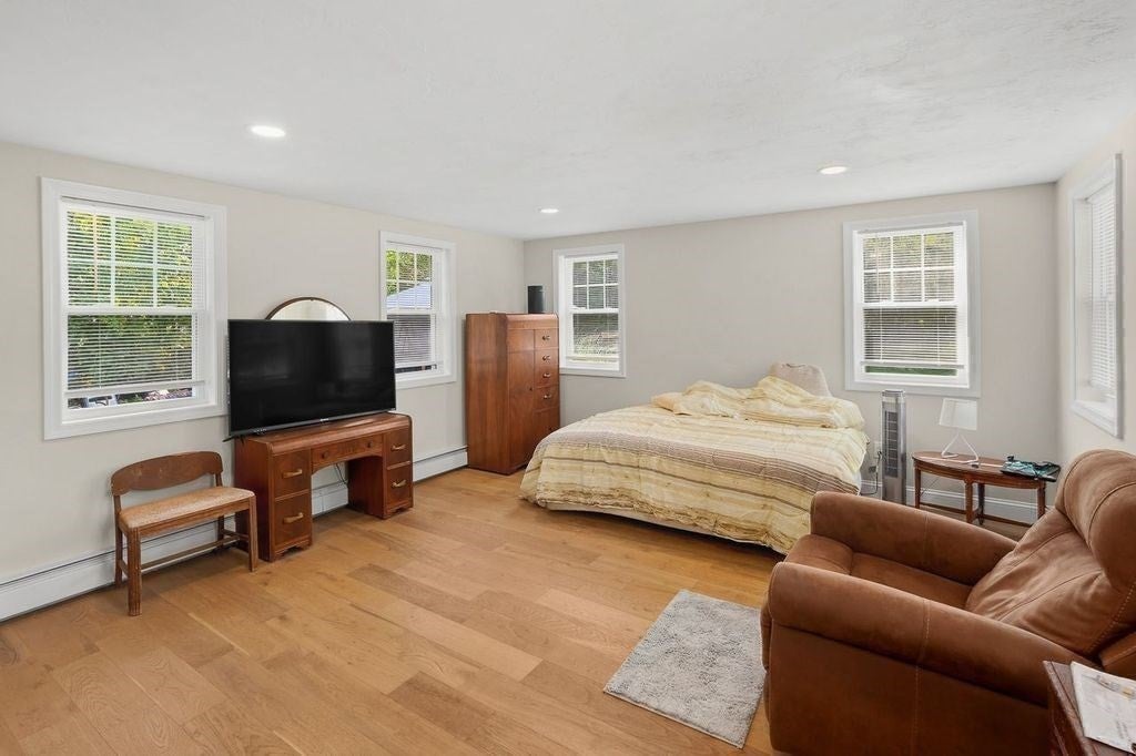 28 Ash St, Webster, MA Photo #17