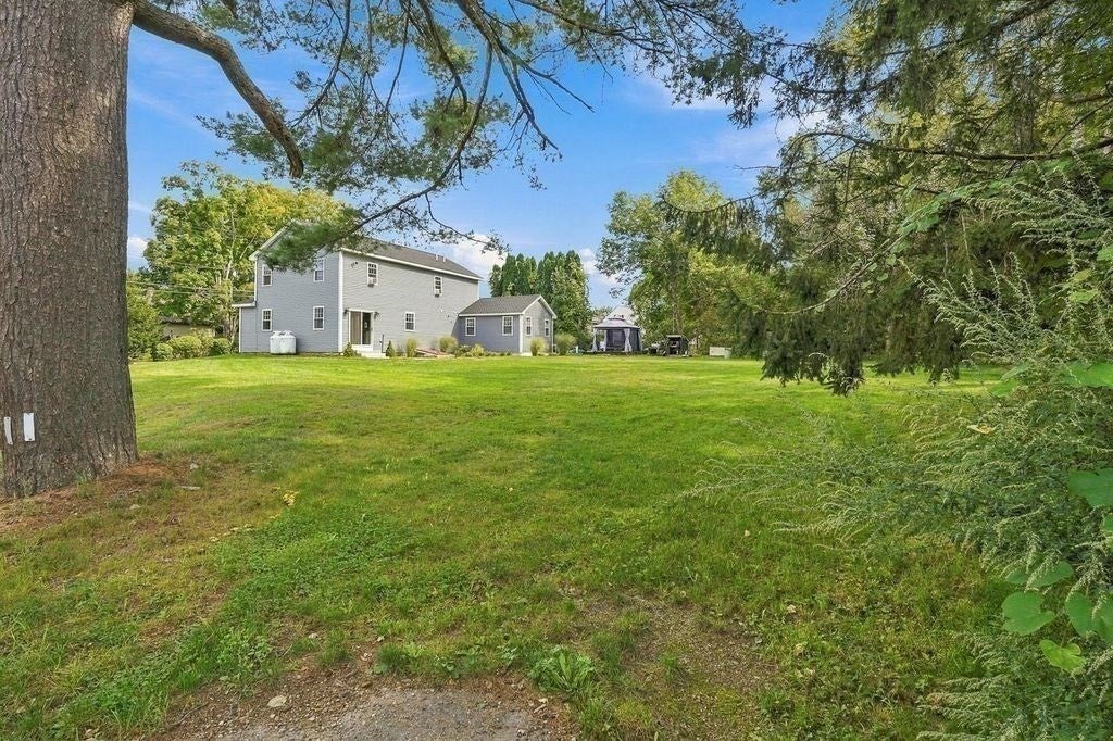 28 Ash St