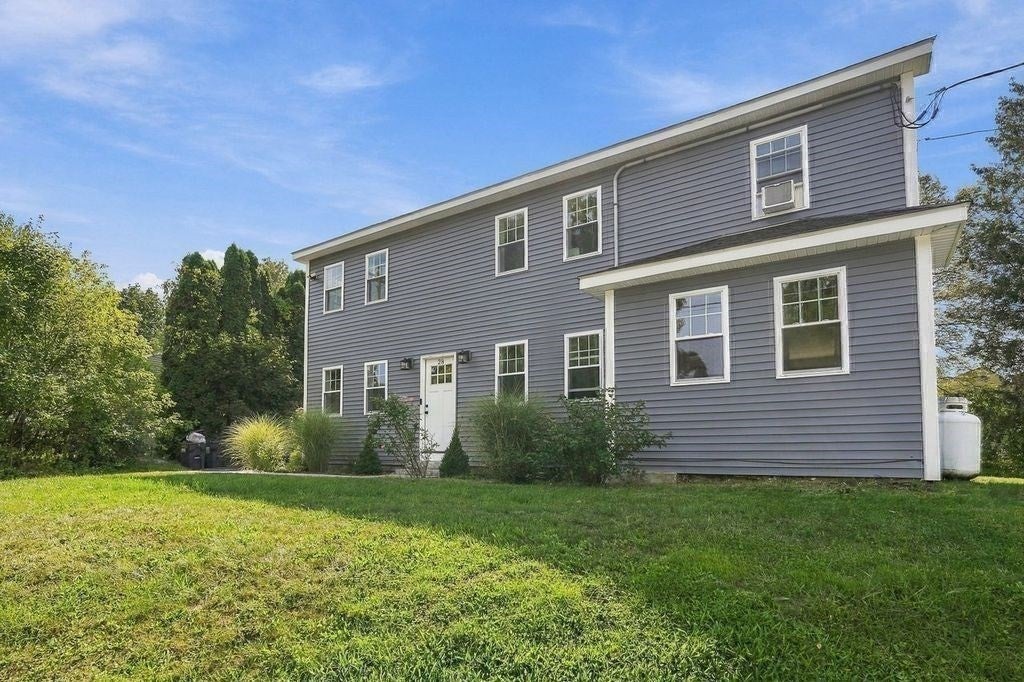 28 Ash St