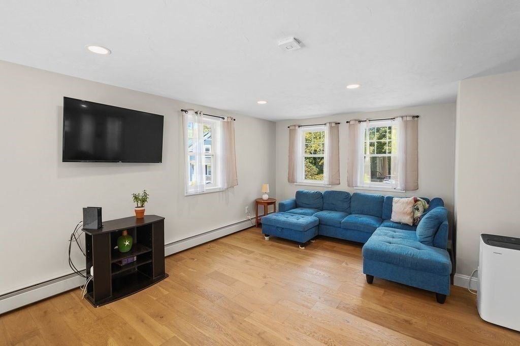 28 Ash St, Webster, MA Photo #15