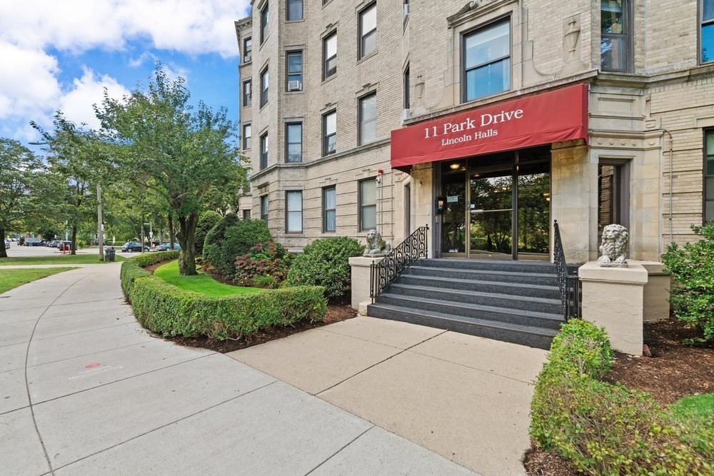 11 Park Drive 28