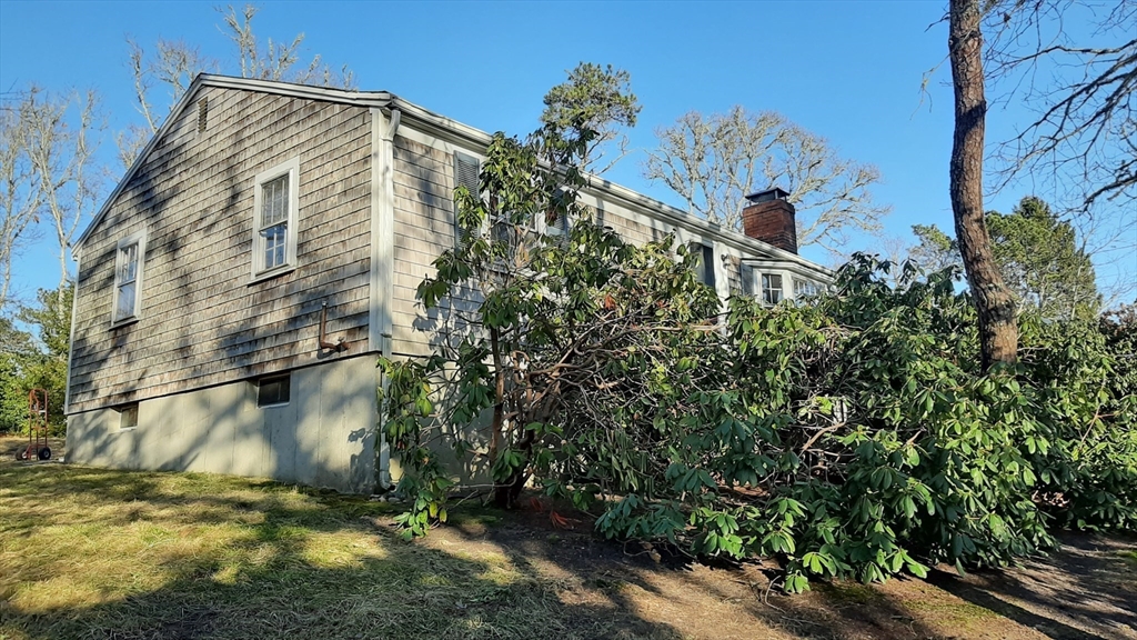 8 Paddock Dr