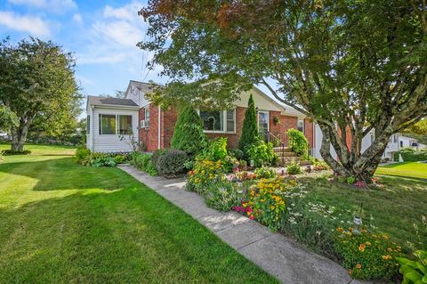 5 Leonard Avenue Dudley MA 01571