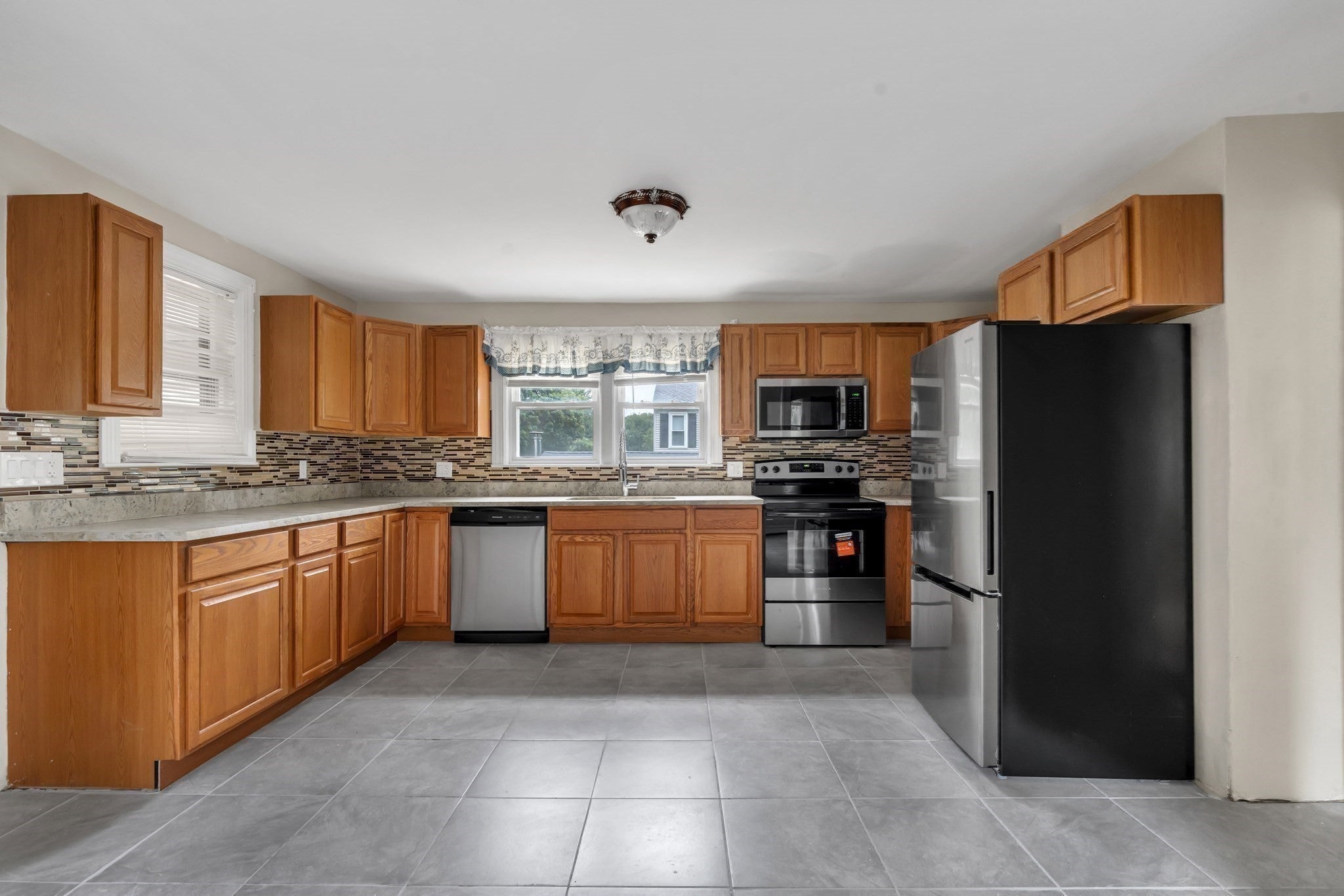 2 Clarendon St, Taunton, MA, 2 Clarendon St, Taunton, MA Photo #11