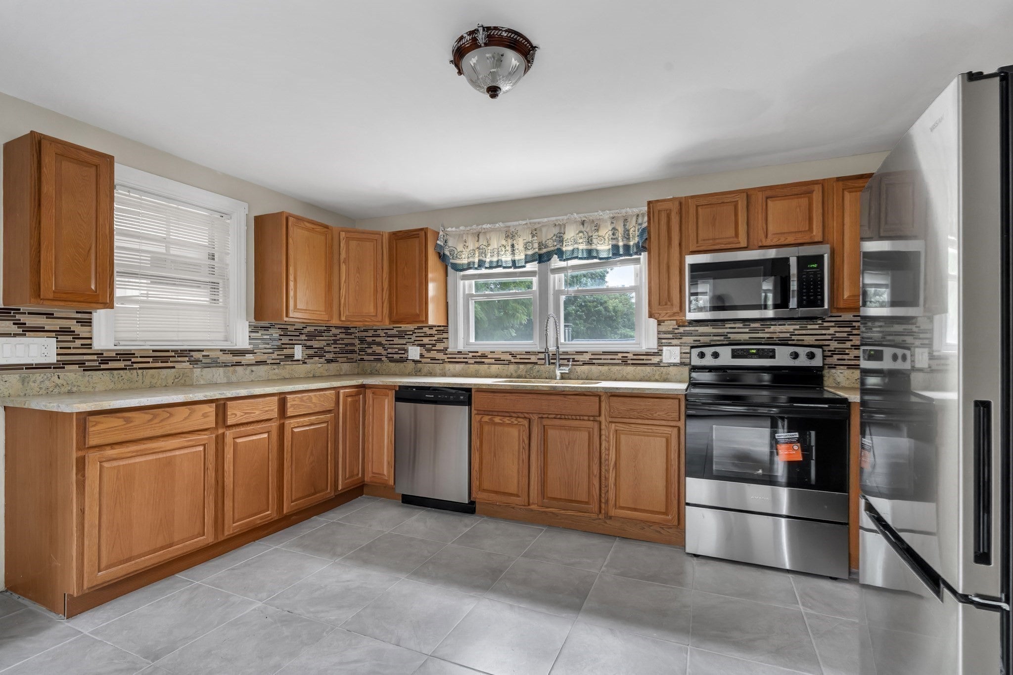 2 Clarendon St, Taunton, MA, 2 Clarendon St, Taunton, MA Photo #12