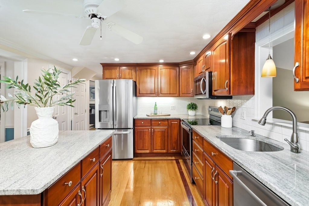 97 Hartwell Rd