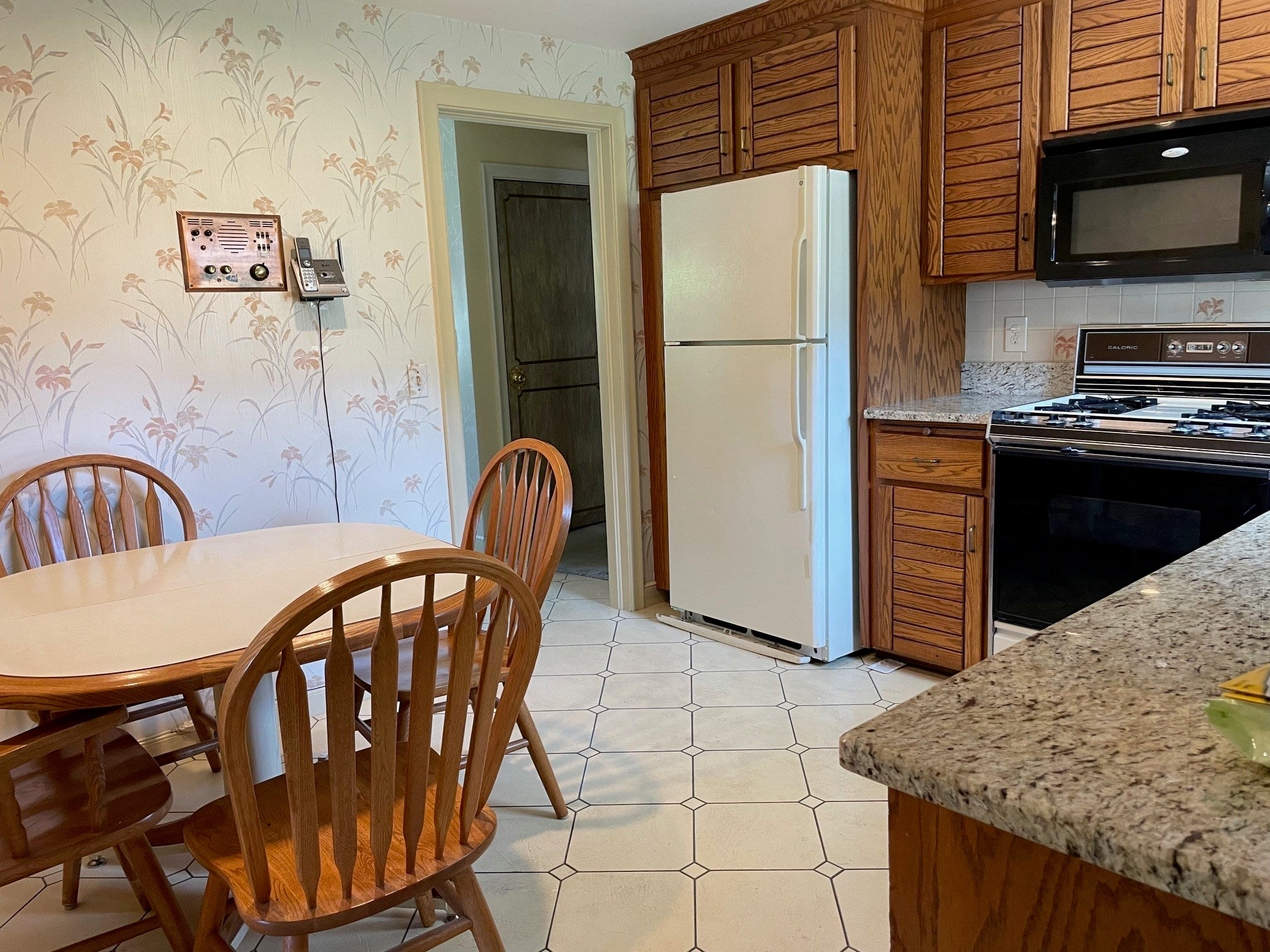 4 Sunset Drive, Randolph, MA, 4 Sunset Drive, Randolph, MA Photo #7