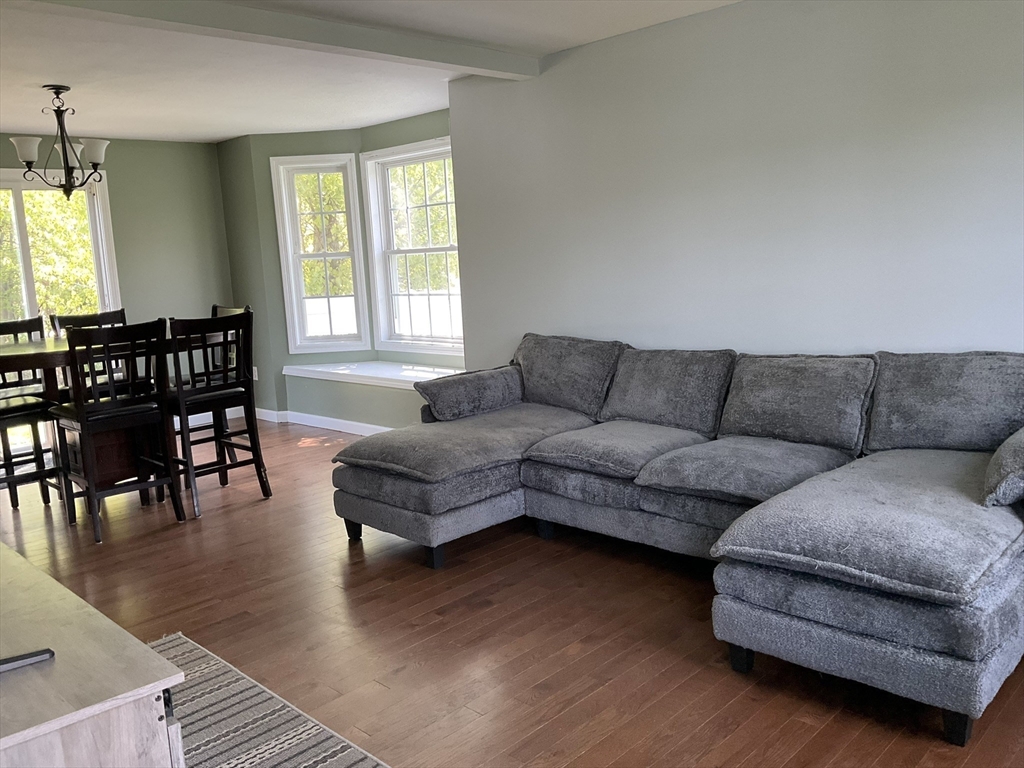 13 Minuteman Dr