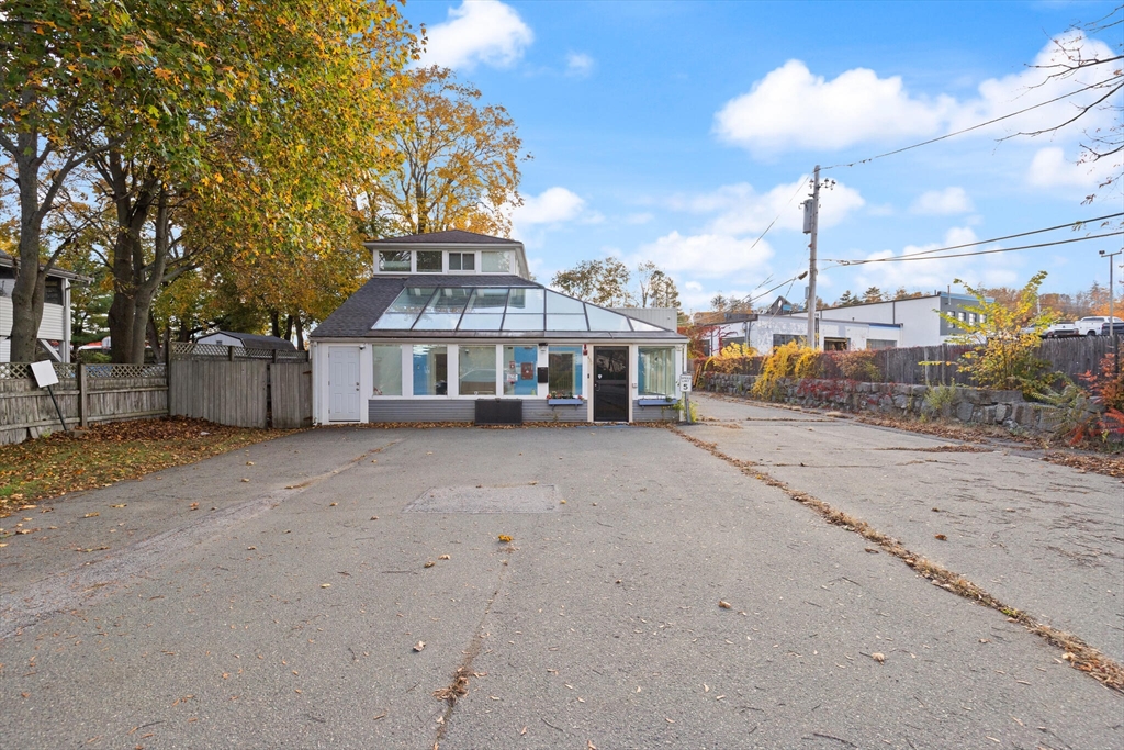 430 Maple St