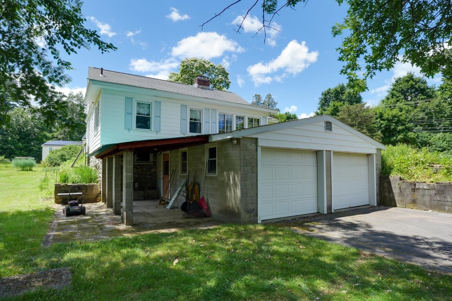 162-164 E Main St