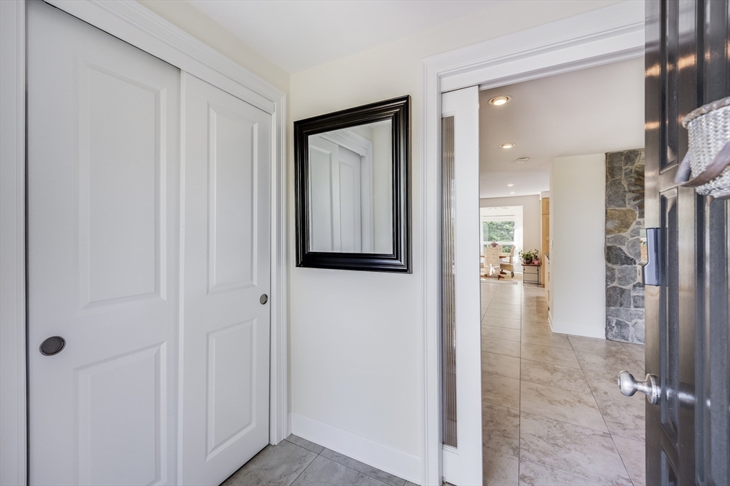 10 Westerly Dr