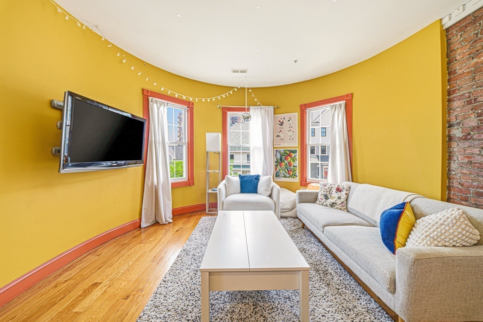 12-14 Everett St