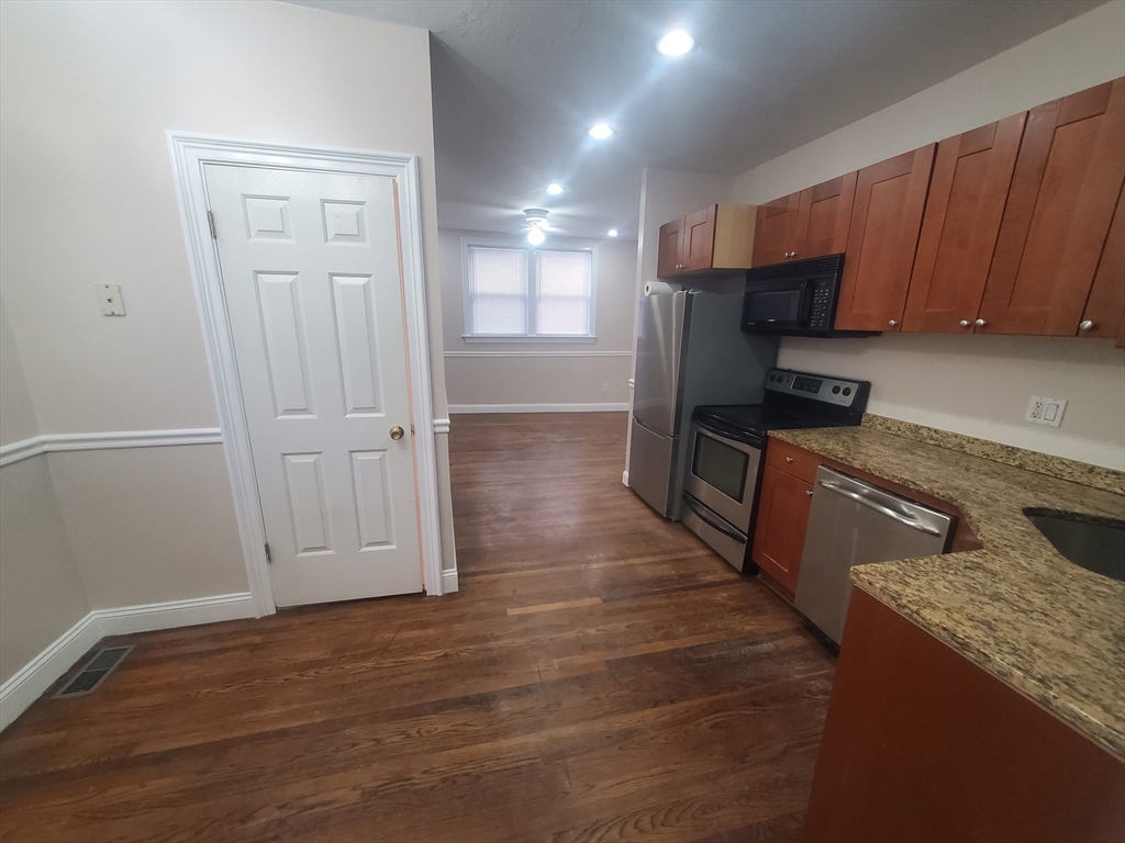 854 Dorchester Ave 1