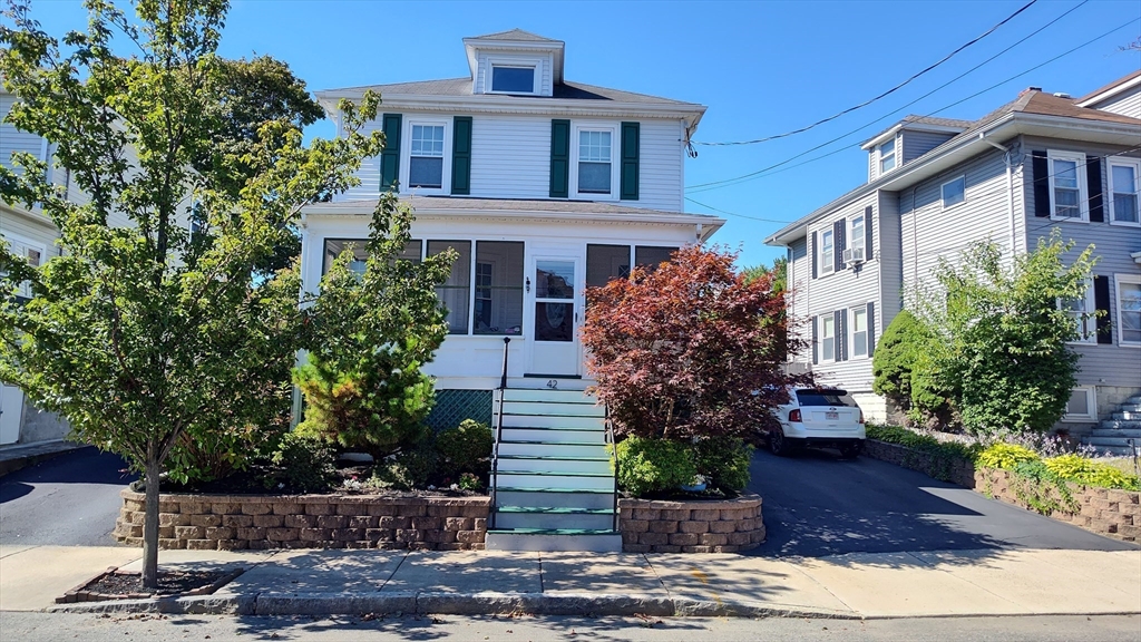 42 Freeman Ave