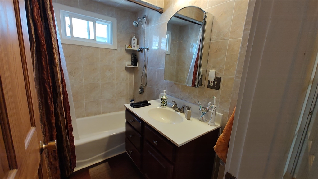 42 Freeman Ave, Everett, MA Photo #29