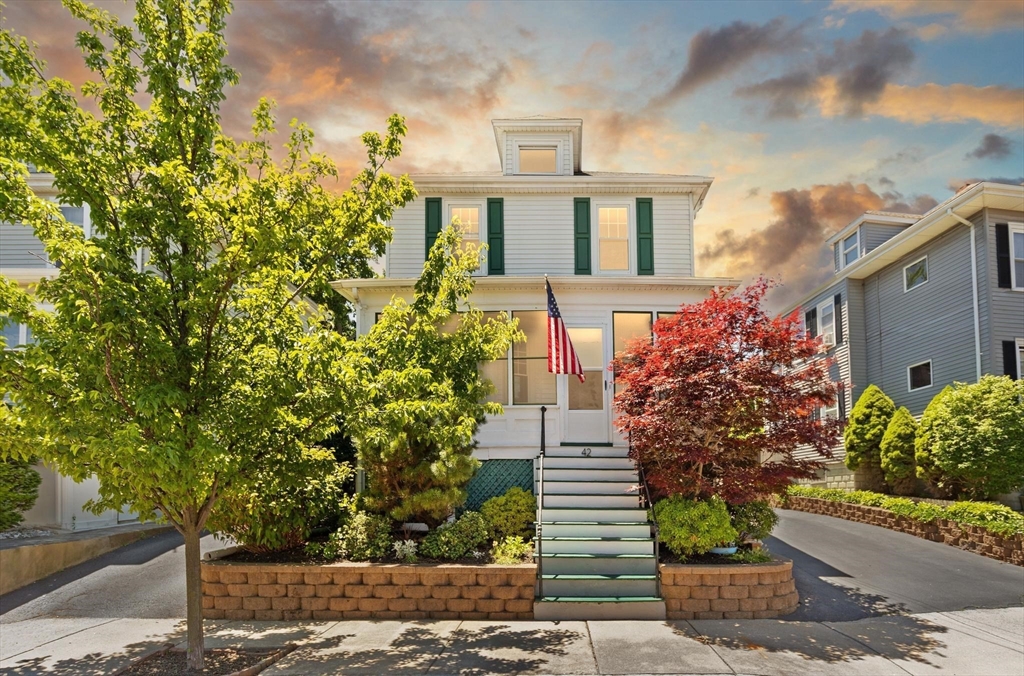 42 Freeman Ave