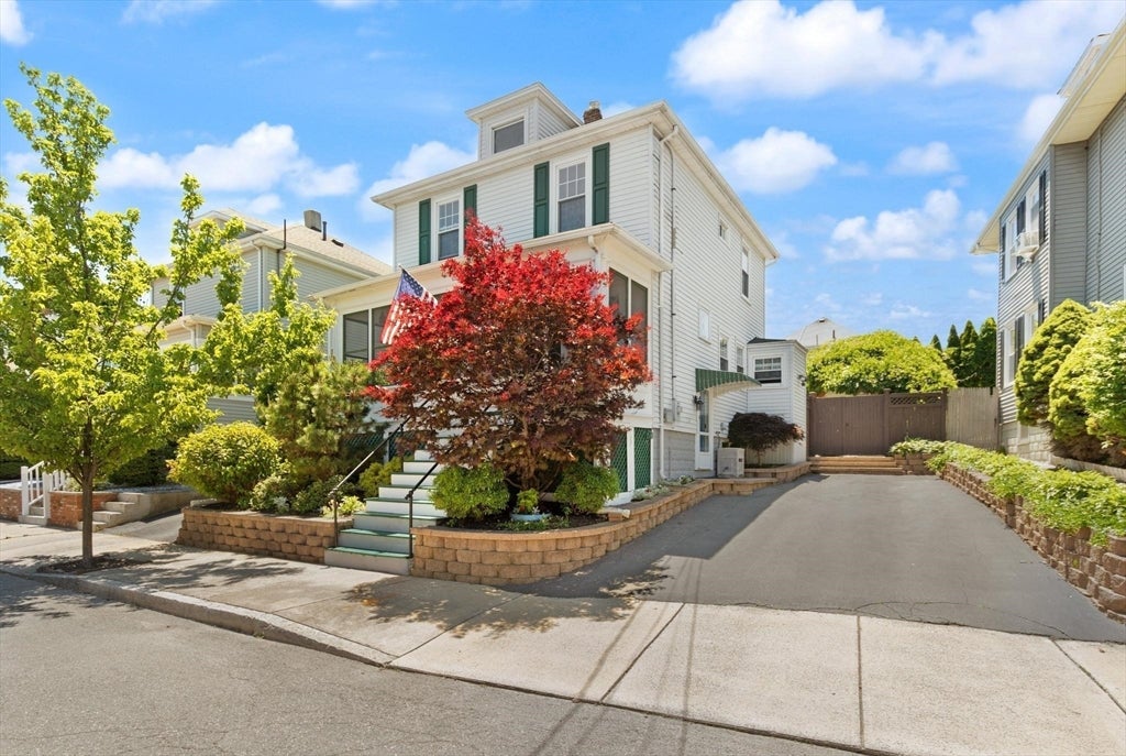 42 Freeman Ave