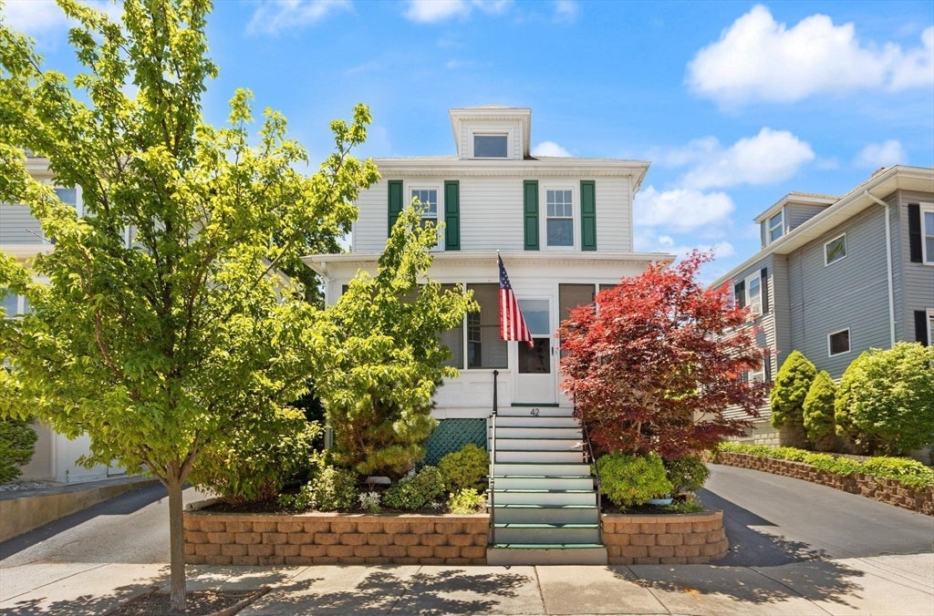 42 Freeman Ave