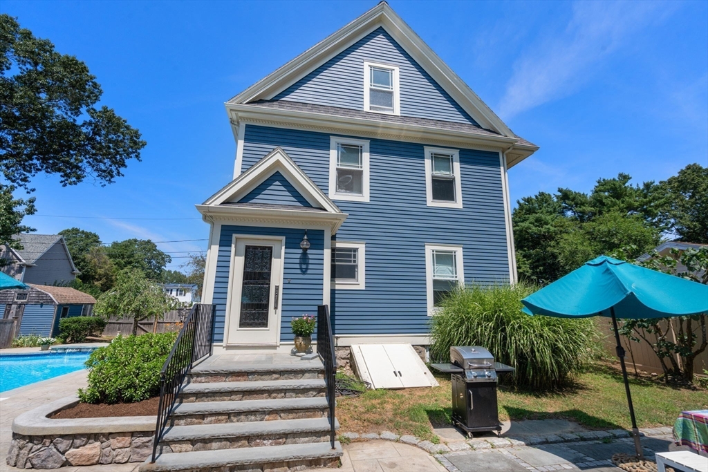 8 Gibson Ave