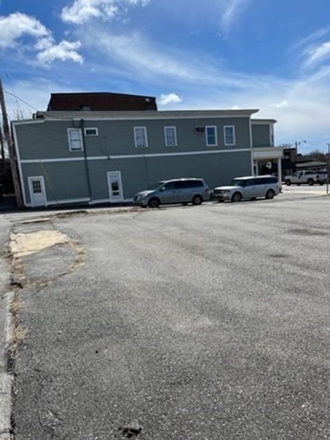 63 Main St Ayer MA 01432