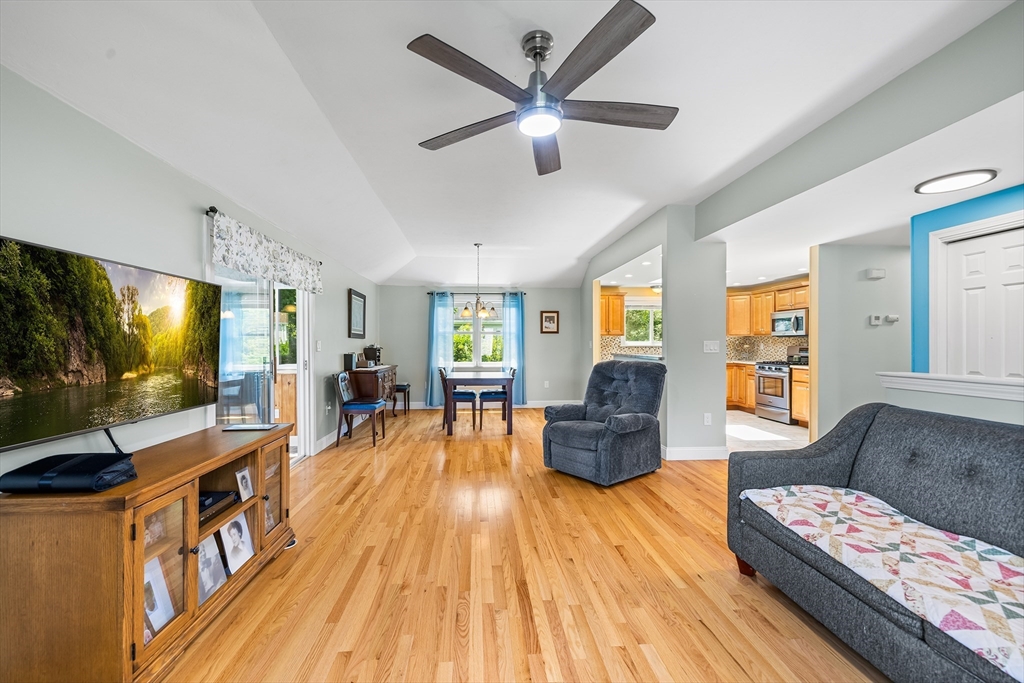 105 Crystal Water Dr 105