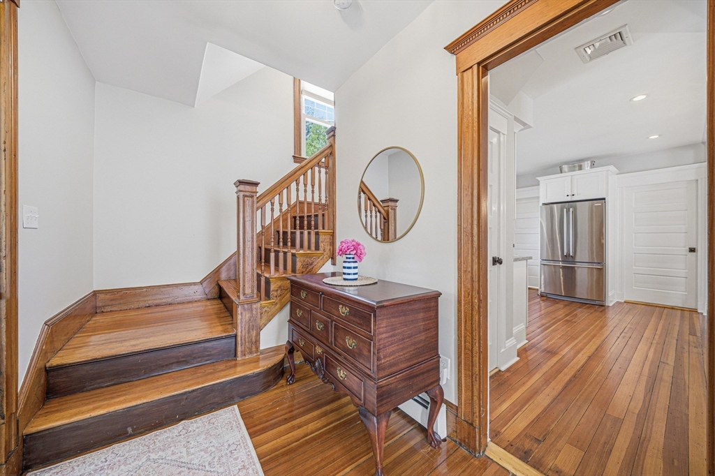 55 Hobart Ave
